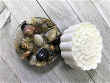 Load image into Gallery viewer, Pebble Soap Dish